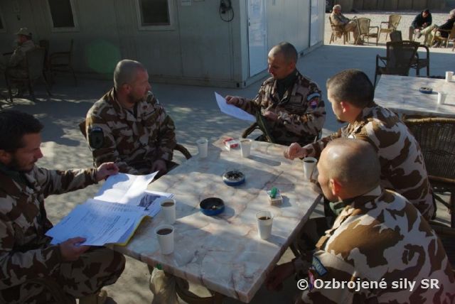 Udelenie medailí NATO príslušníkom slovenského kontingentu ISAF