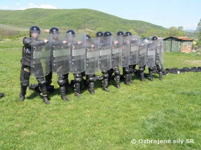 Výcvik príslušníkov 15-teho SLOVCONu