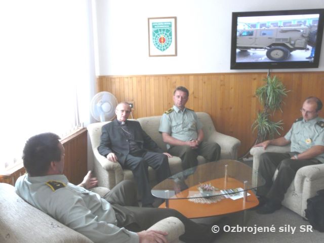 Návšteva ordinára v Ružomberských kasárňach