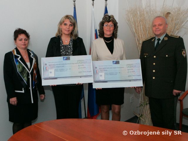 Ženy z NATO slovenským deťom