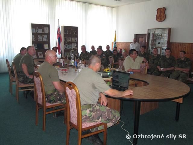 Spoločné pracovné brigády na obnove vojnových hrobov