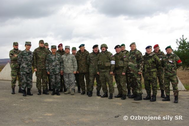 Pridelenci obrany v priestore cvičenia