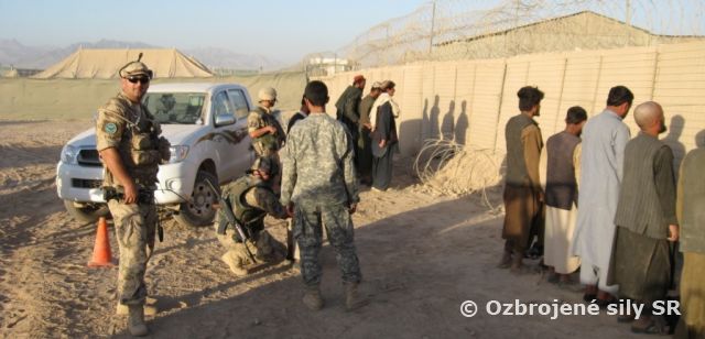 Strážna čata pôsobiaca v Tarin Kowte - Afganistan 