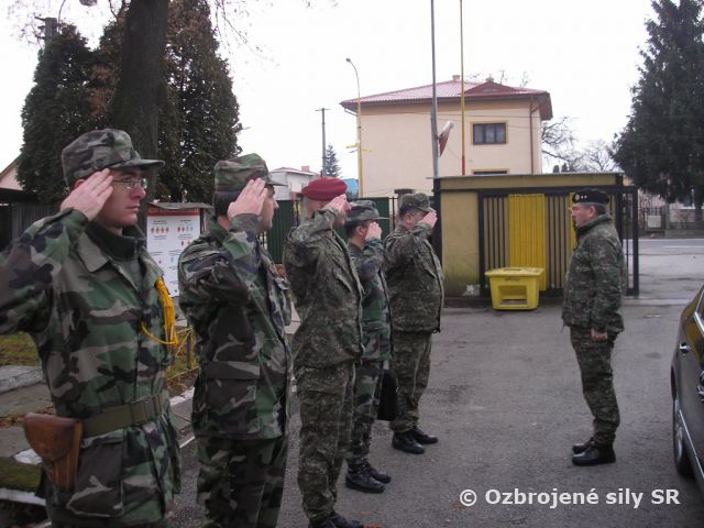 Veliteľ pozemných síl navštívil  posádky na východe Slovenska 