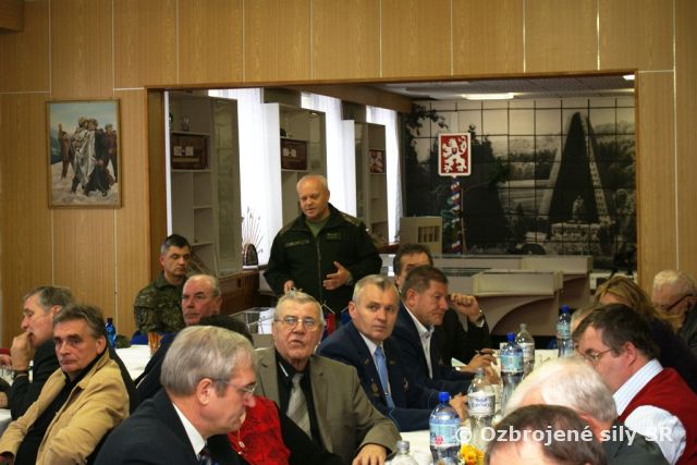 Náčelník generálneho štábu sa stretol s mimovládnymi organizáciami