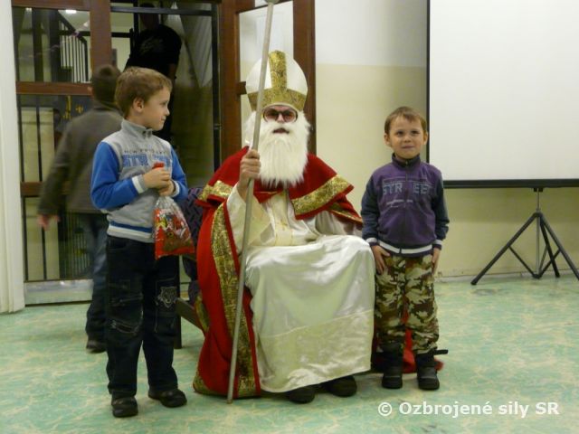 Mikuláš navštívil Ružomberské kasárne