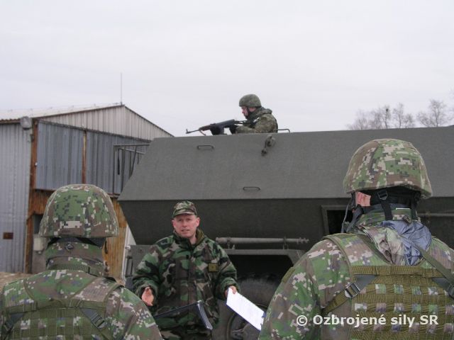 Vojaci sa učia, ako komunikovať s Afgancami