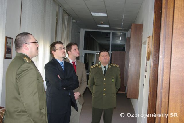 Pracovná návšteva štátneho tajomníka ministerstva obrany na veliteľstve pozemných síl