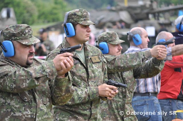4. ročník streleckej súťaže a Deň detí na posádkovej strelnici a cvičisku Ruská Nová Ves