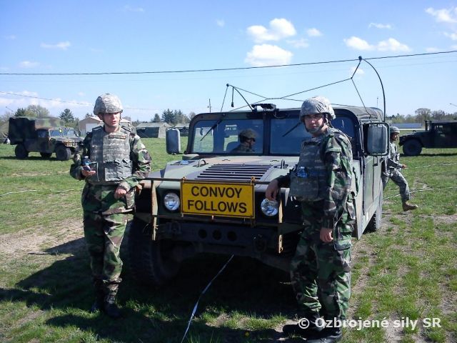 Výcvik príslušníkov 22. mechanizovaného práporu v USA