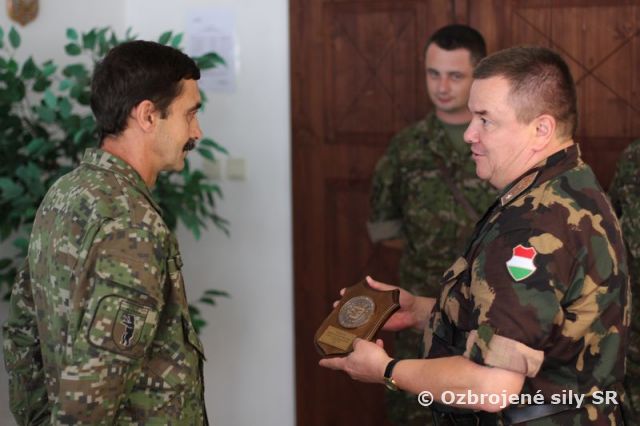 Veliteľ pozemných síl Maďarskej republiky na návšteve posádky Rožňava
