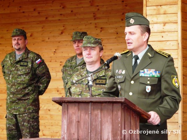 Slávnostný nástup pri príležitosti 2. výročia vzniku Práporu výcviku Martin