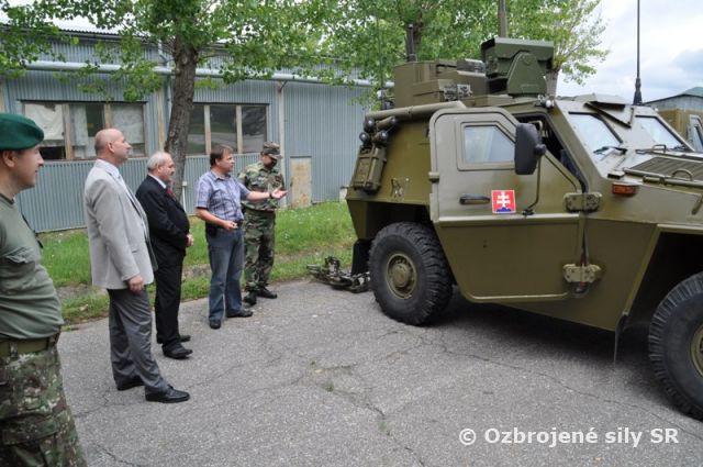 Návšteva generálného riaditeľa a národného riaditeľa pre vyzbrojovanie