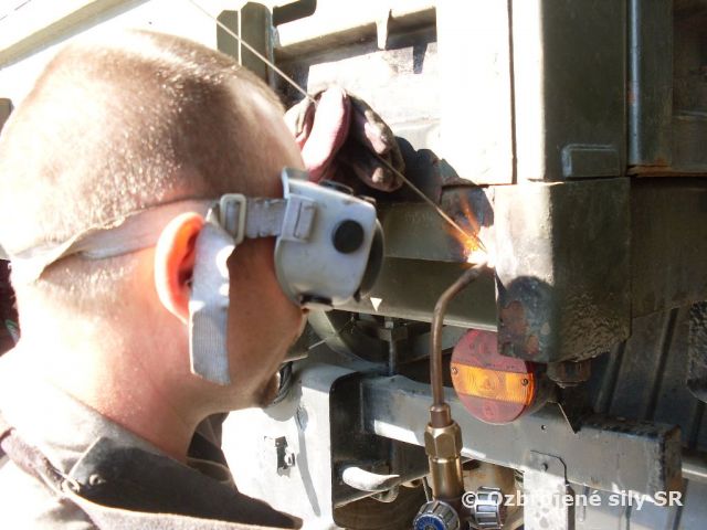 Opravárensko-výrobná činnosť práporu