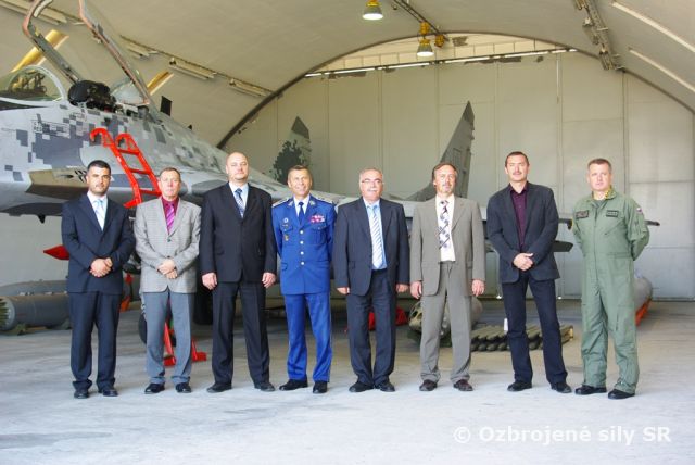 Veliteľ vzdušných síl na pracovnom stretnutí s prednostami obvodných úradov