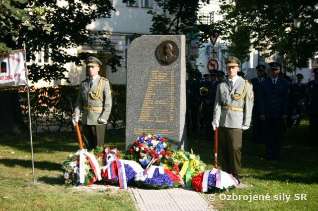 Pietna spomienka na príslušníkov VTNP-PTP