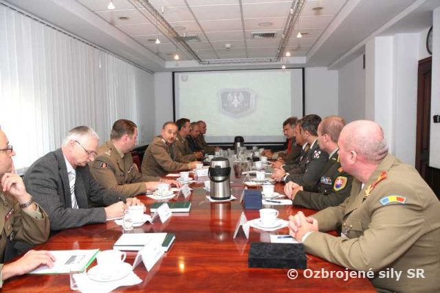 Velitelia posádok hlavných miest na konferencii vo Varšave
