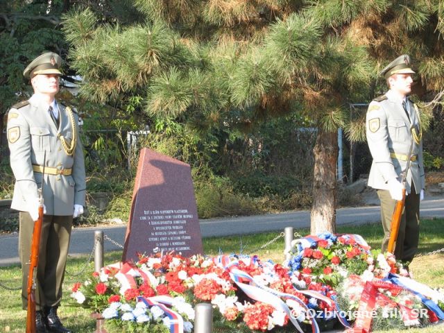 Príslušníci Veliteľstva posádky Bratislava na Svetovom dni vojnových veteránov
