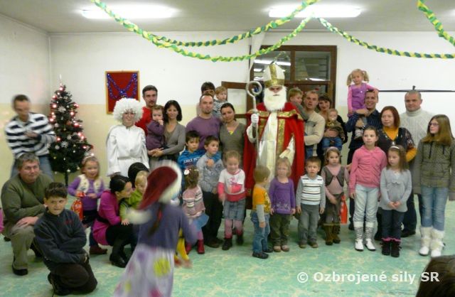 K deťom vojakov a zamestnancov ZaMKIS prišiel svätý Mikuláš