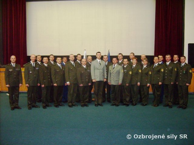 Vyradenie absolventov ďalšieho odborného výcviku úrovne OR-6