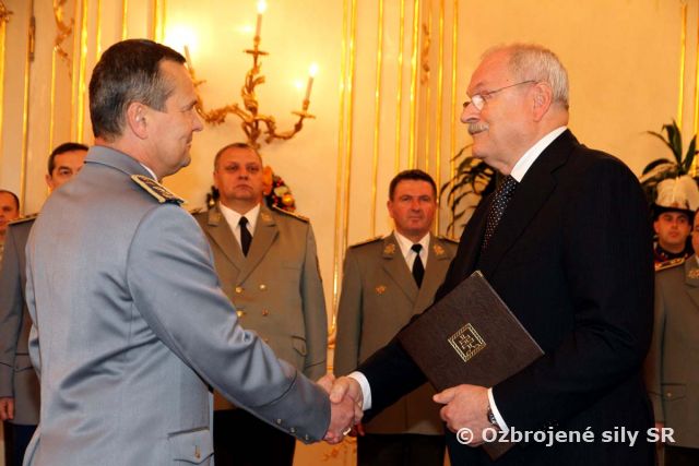 Novým náčelníkom Generálneho štábu OS SR je generálmajor Peter Vojtek