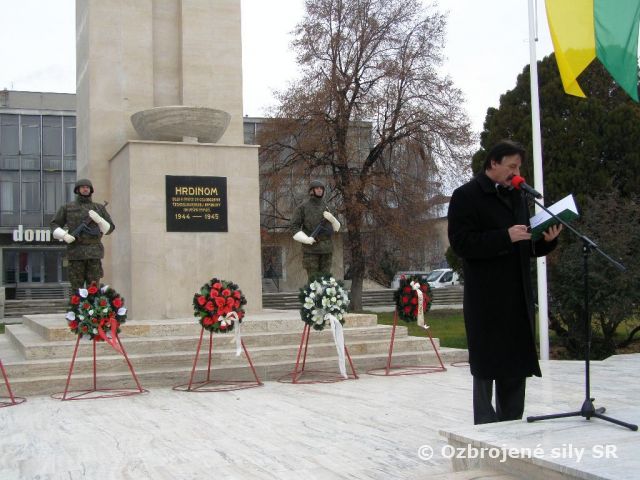 Príslušníci levického práporu si uctili oslobodenie Levíc