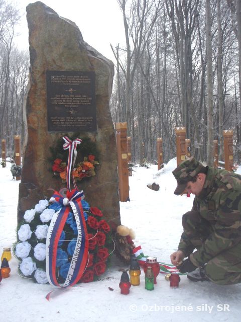 Šieste spomienkové stretnutie v obci Hejce a Pochod úcty na vrch Borsó