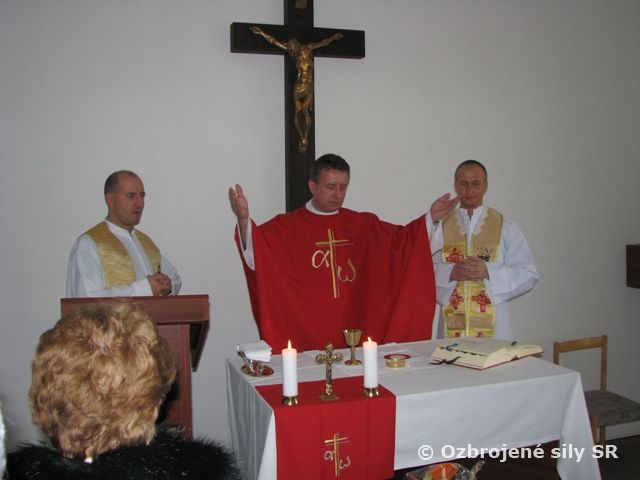 Vojenskí duchovní vyprosovali požehnanie