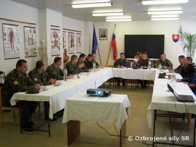 Generáli rokovali o aktívnych zálohách