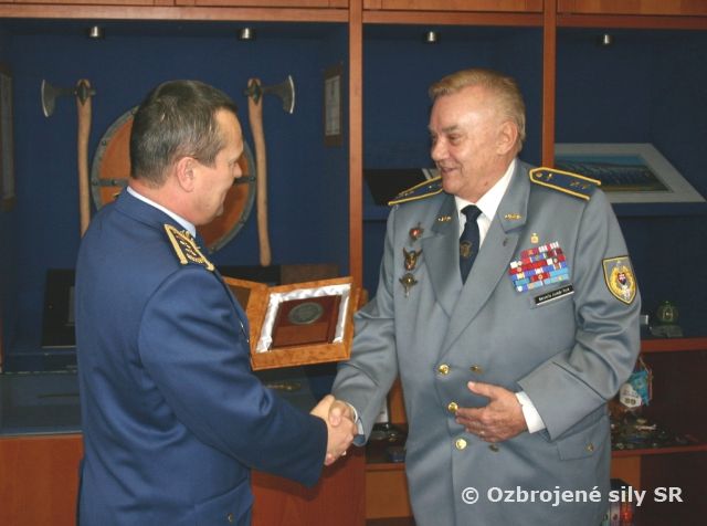 Generálmajor Peter Vojtek dnes prijal Marcela Jurecha
