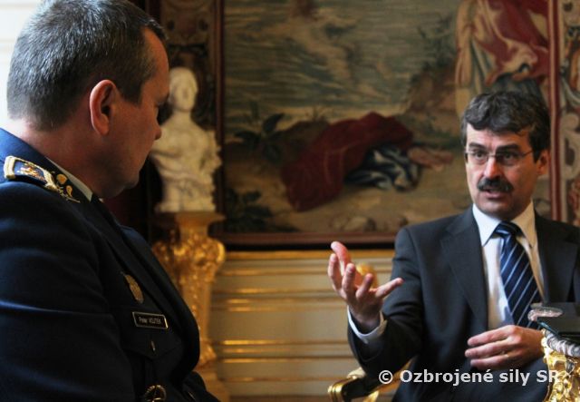 Generál Vojtek rokoval o spolupráci s primátorom Bratislavy