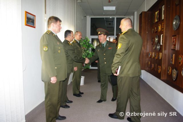 Pridelenec obrany Ruskej federácie  navštívil Veliteľstvo pozemných síl OS SR 