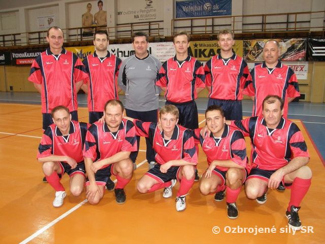 Vojenskí hudobníci vyhrávajú aj na športoviskách