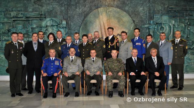 Slávnostné zhromaždenie k 10. výročiu PÚ