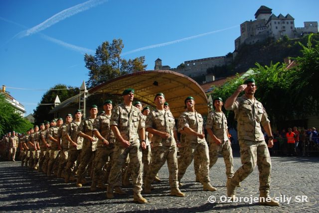 Do Afganistanu rotujú ďalší vojaci - AVÍZO