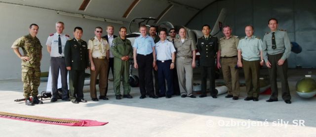 Vojenský diplomatický zbor poctil svojou návštevou Leteckú základňu Sliač