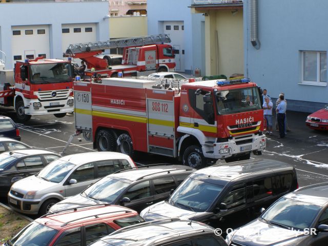 Domáci krízový manažment v spolupráci s Hasičským a záchranným zborom.