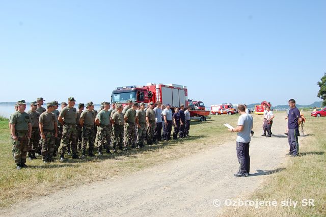 Praktický výcvik práporu s Hasičským a záchranným zborom.
