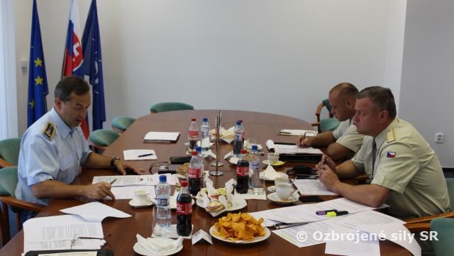 Stretnutie prvých zástupcov NGŠ OS SR a Armády ČR