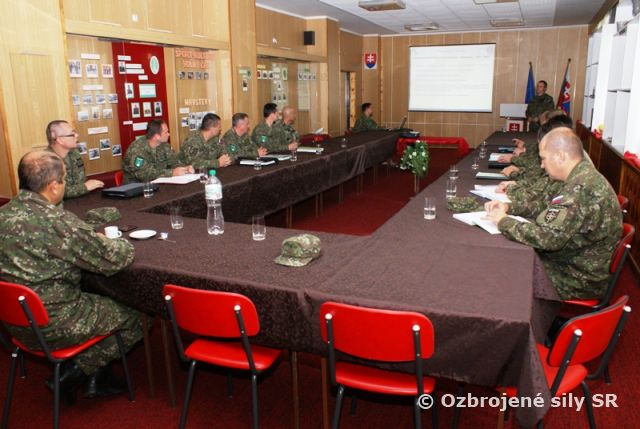 Návšteva veliteľa Síl výcviku a podpory v Prápore výcviku Martin