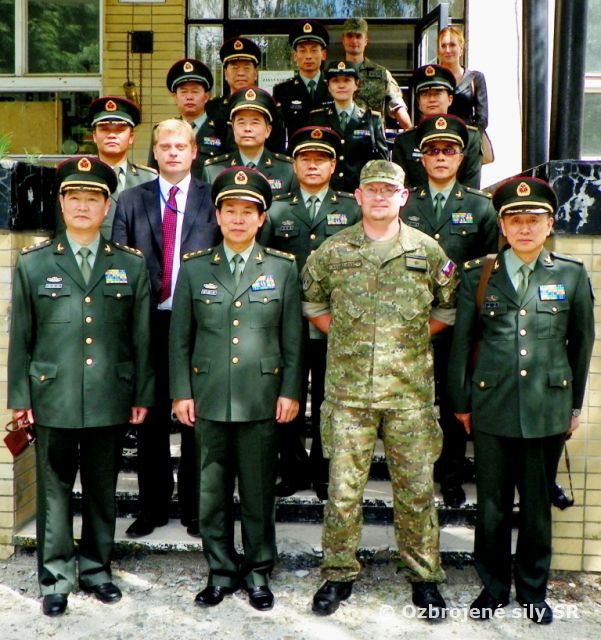 Čínska delegácia "Dobrej vôle" na pôde ženijného práporu PS