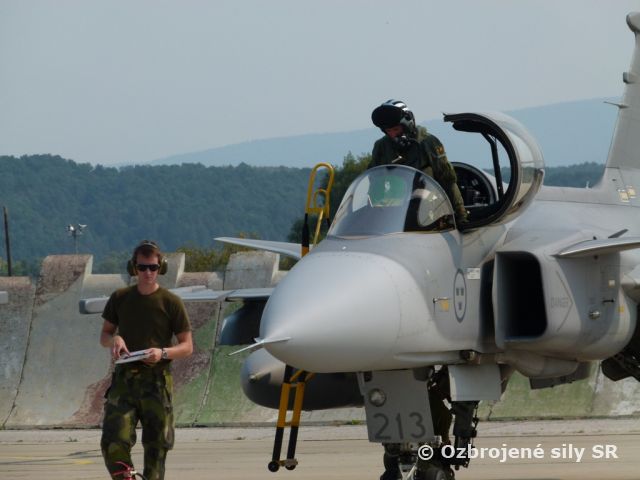 Odlety leteckej techniky po skončení MLD SIAF 2012