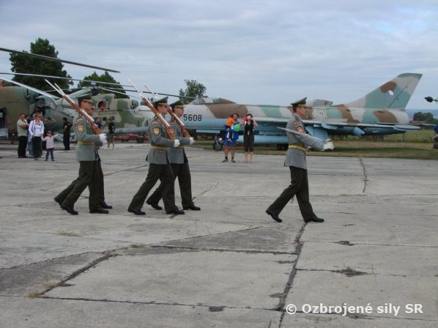 Deň ozbrojených zložiek a záchranných zložiek s deťmi