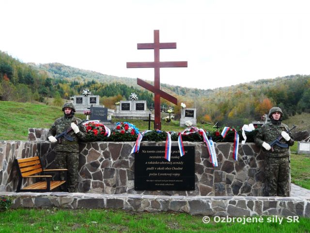 Vysviacka pomníka v obci Osadné