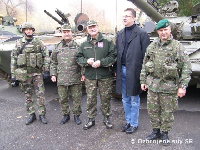 Najvyšší funkcionári OS SR navštívili cvičiace jednotky na Lešti