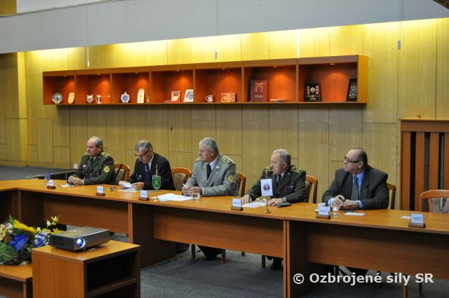 Veliteľ brigády rokoval so Zväzom vojakov SR