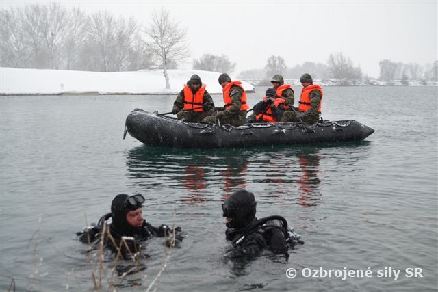 Veliteľ PS na výcviku potápačov