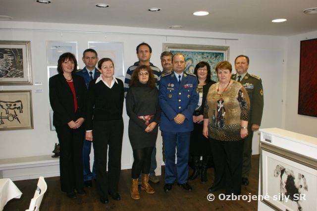 Odborári rokovali s funkcionármi trenčianskej posádky