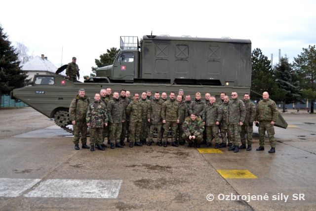 Frekventanti Vyššieho veliteľsko-štábneho kurzu navštívili ženistov v Seredi