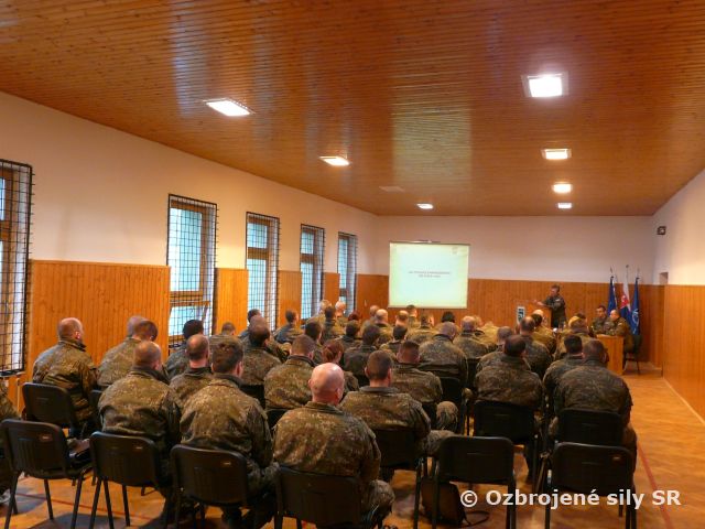 Michalovskí delostrelci bilancovali výcvikový rok 2012